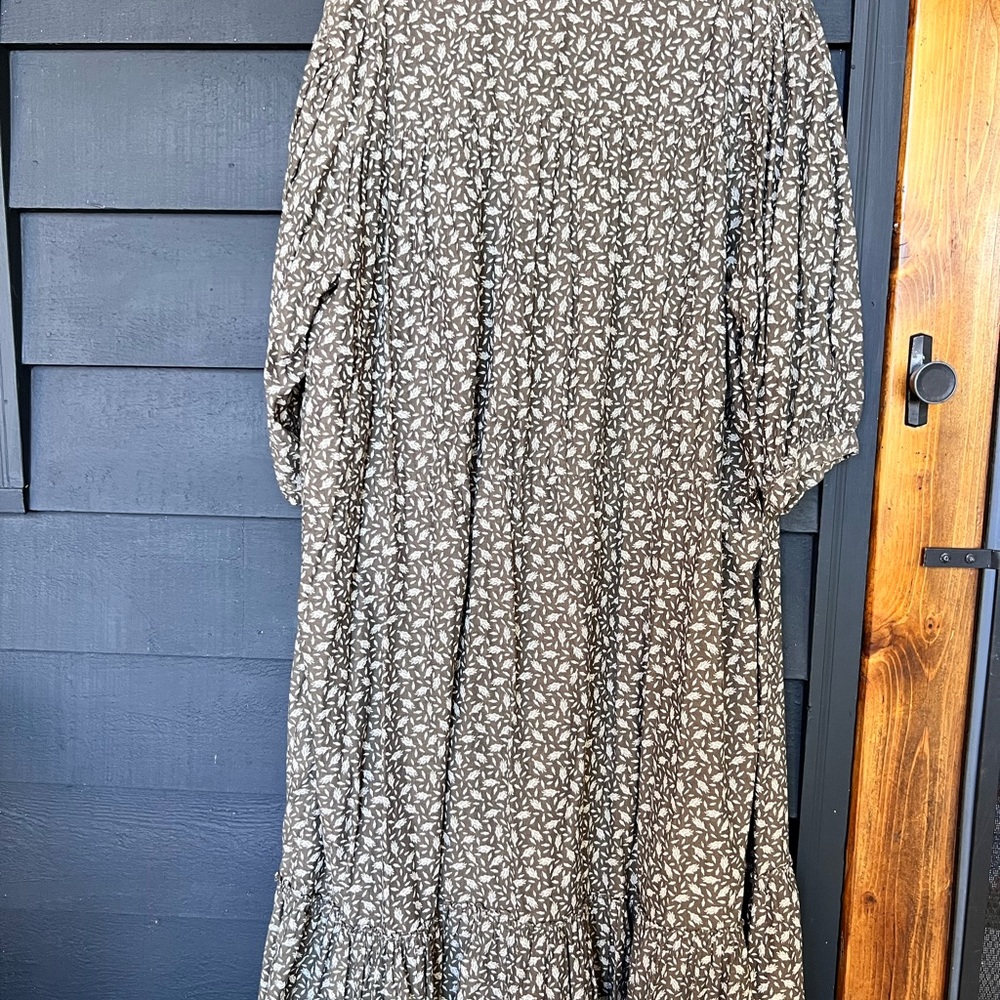 Esby Phillipa Dress in Basil Ristra Print - Picture 4 of 5